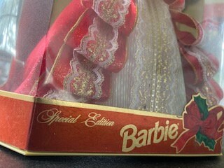 Happy Holidays Special Edition Barbie 1997